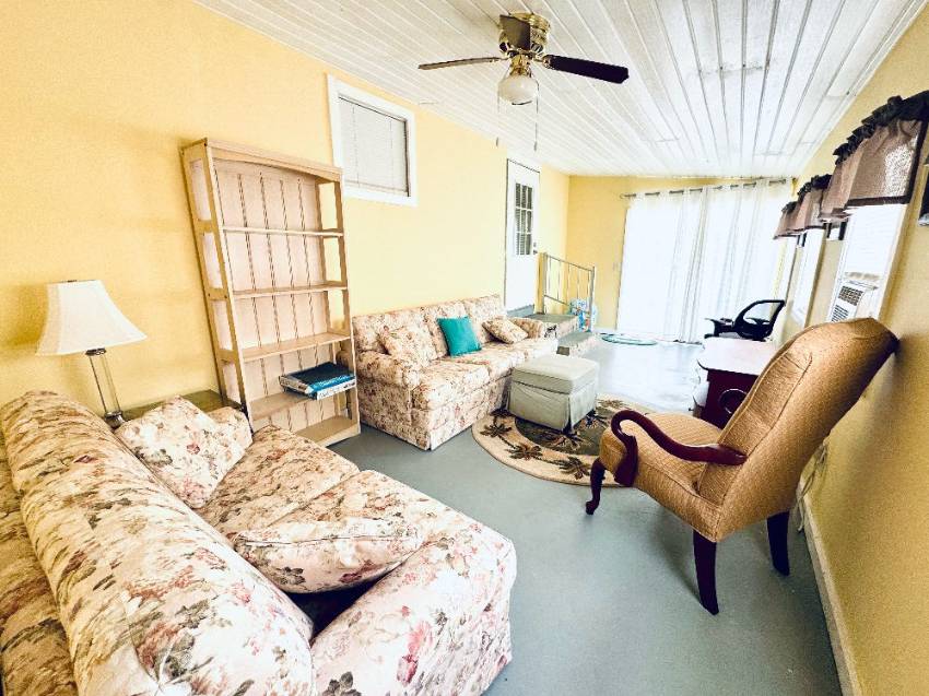 91 Orange Manor Drive a Winter Haven, FL Mobile or Manufactured Home for Sale